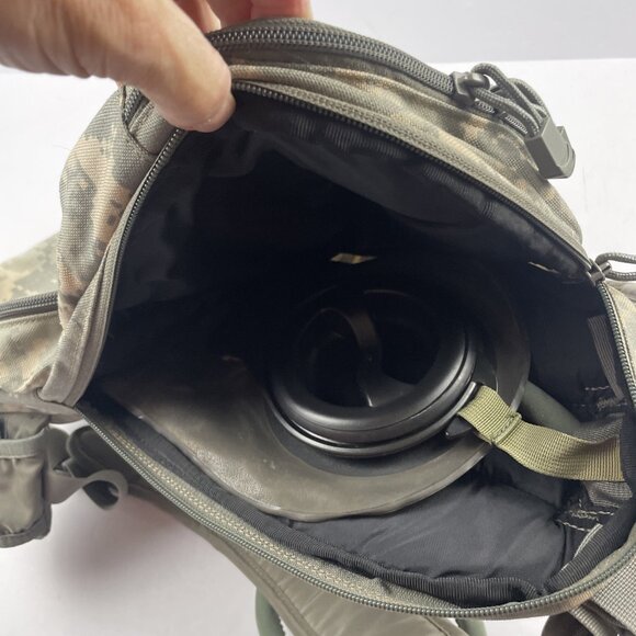 Camelbak Maximum Gear Digital Camo Hydration Backpack With Bladder Hiking Bag - Picture 14 of 14